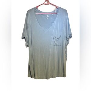 Sweet Tea’s comfy Pocket Tee